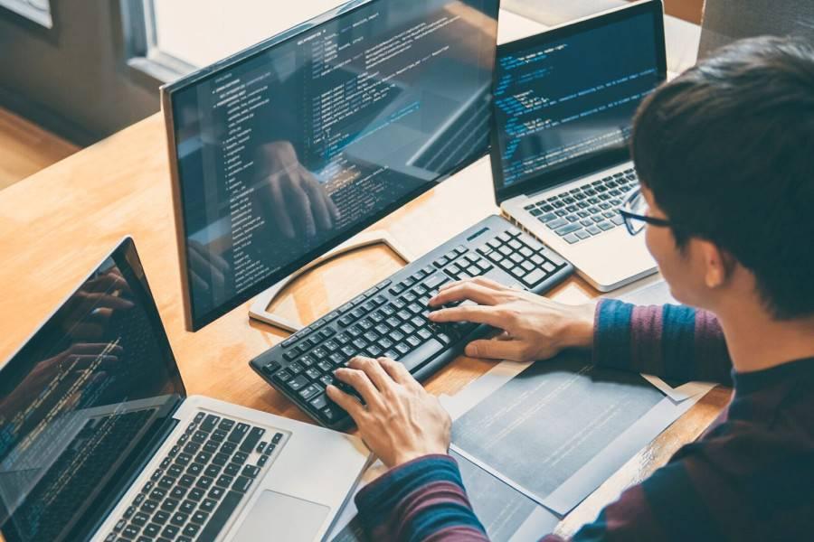 كيف تختار شركة برمجة تساعدك على تحويل فكرتك إلى واقع؟